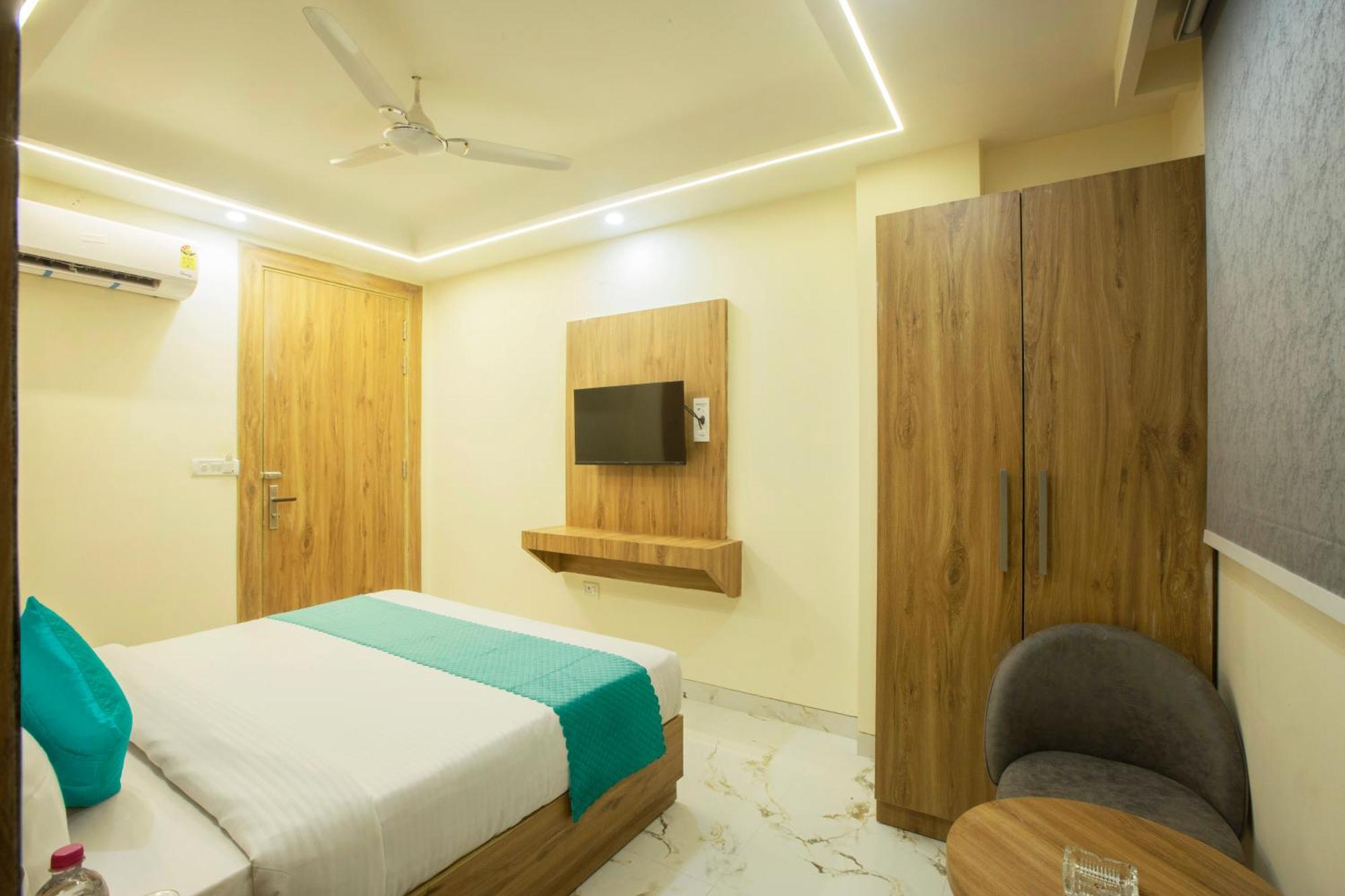 Hotel Luxe Manor Near Delhi Airport New Delhi Exterior photo