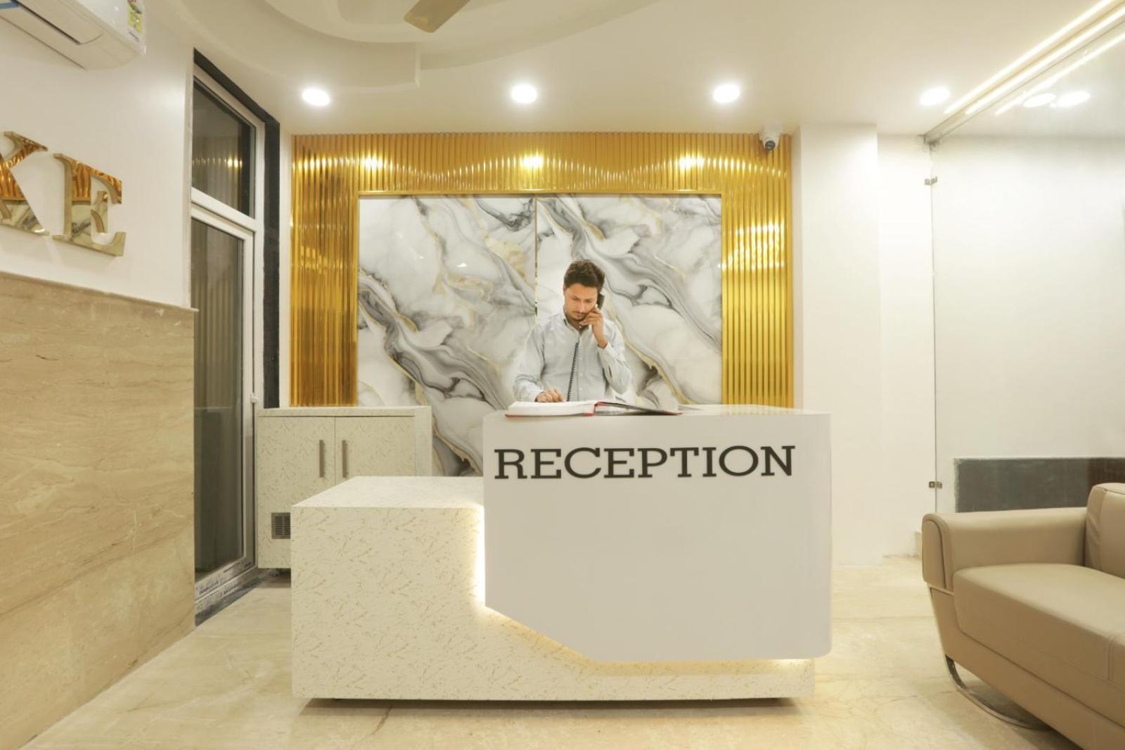Hotel Luxe Manor Near Delhi Airport New Delhi Exterior photo
