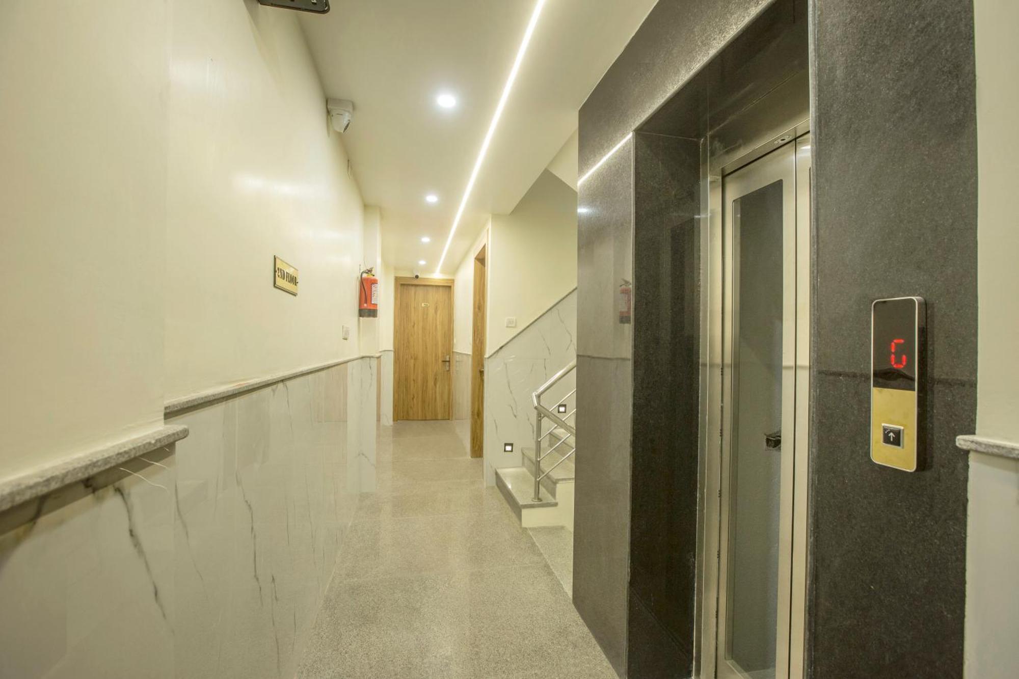 Hotel Luxe Manor Near Delhi Airport New Delhi Exterior photo
