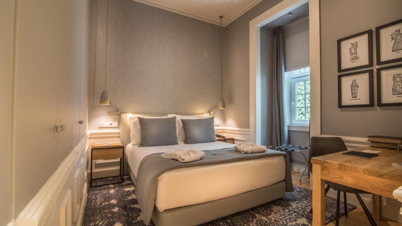 Hotel Luxe Manor Near Delhi Airport New Delhi Exterior photo